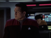 extant_StarTrek_VOY_6x12-BlinkOfAnEye_03462.jpg