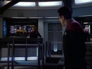 extant_StarTrek_VOY_6x12-BlinkOfAnEye_03465.jpg