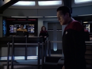 extant_StarTrek_VOY_6x12-BlinkOfAnEye_03466.jpg