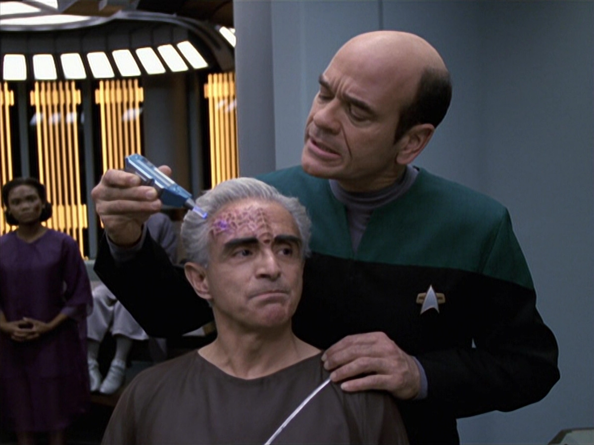 extant_StarTrek_VOY_6x13-Virtuoso_00045.jpg