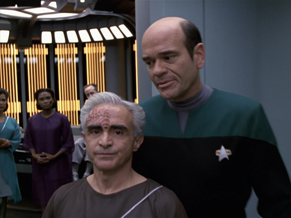 extant_StarTrek_VOY_6x13-Virtuoso_00049.jpg