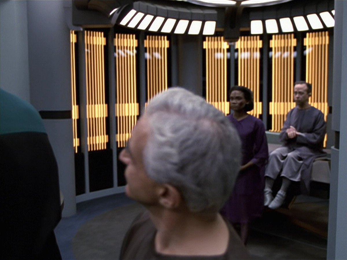 extant_StarTrek_VOY_6x13-Virtuoso_00053.jpg
