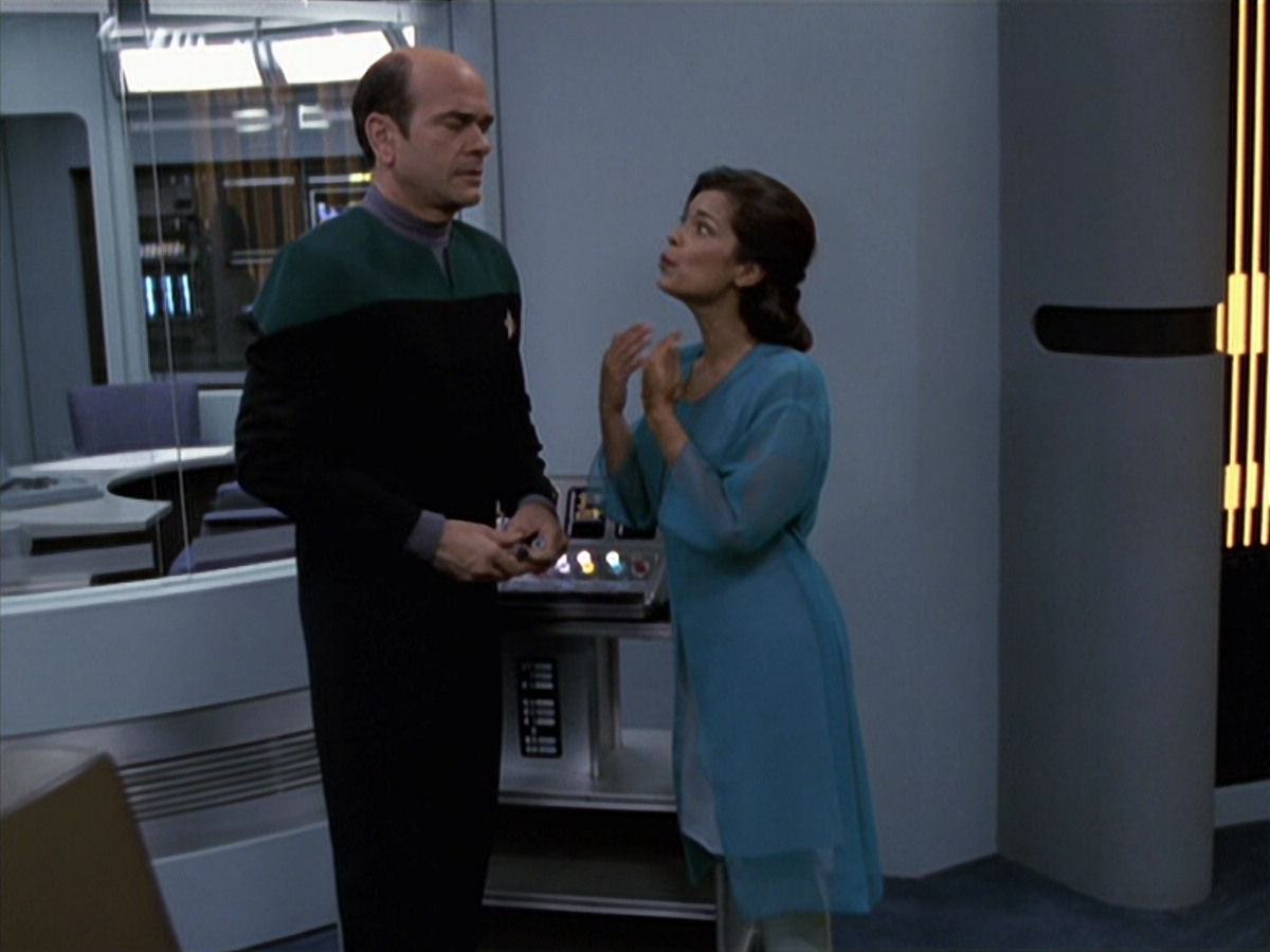 extant_StarTrek_VOY_6x13-Virtuoso_00066.jpg