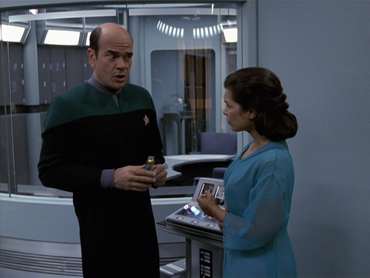 extant_StarTrek_VOY_6x13-Virtuoso_00082.jpg