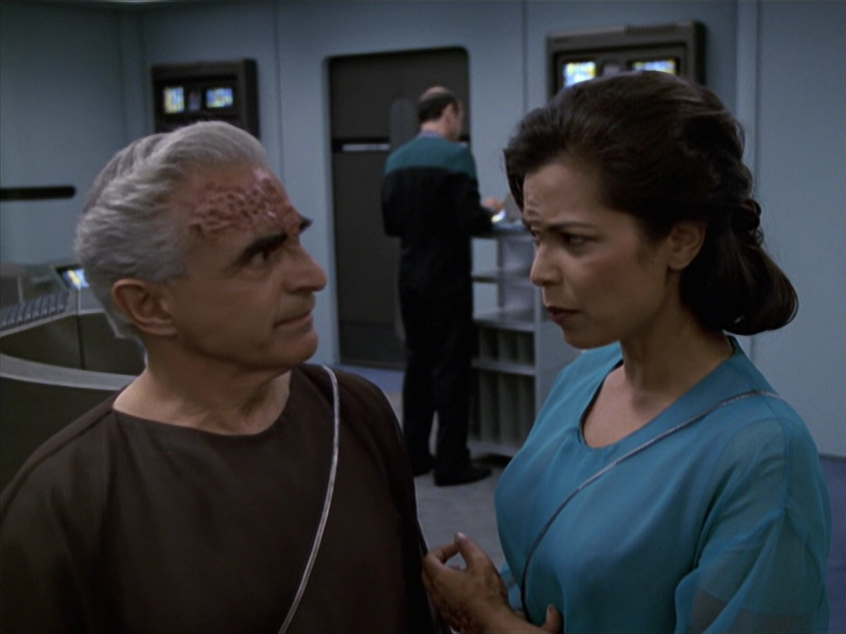 extant_StarTrek_VOY_6x13-Virtuoso_00099.jpg