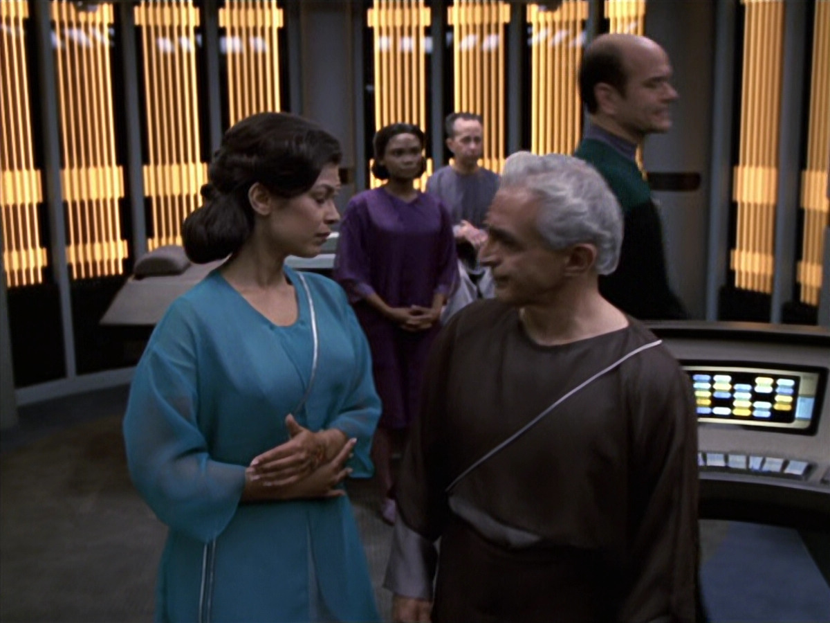 extant_StarTrek_VOY_6x13-Virtuoso_00200.jpg