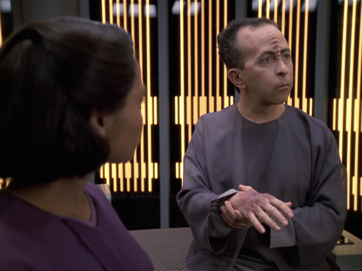 extant_StarTrek_VOY_6x13-Virtuoso_00219.jpg