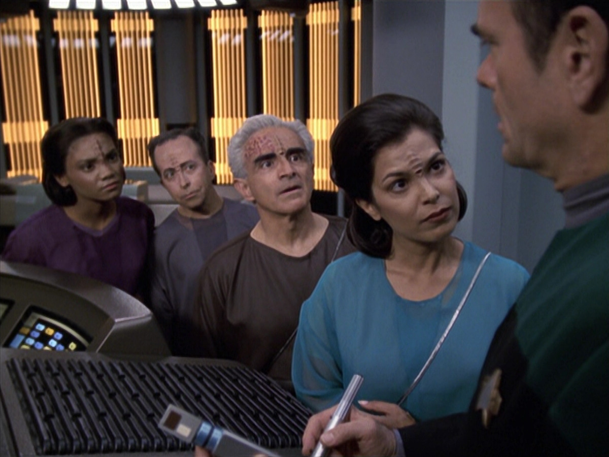 extant_StarTrek_VOY_6x13-Virtuoso_00244.jpg