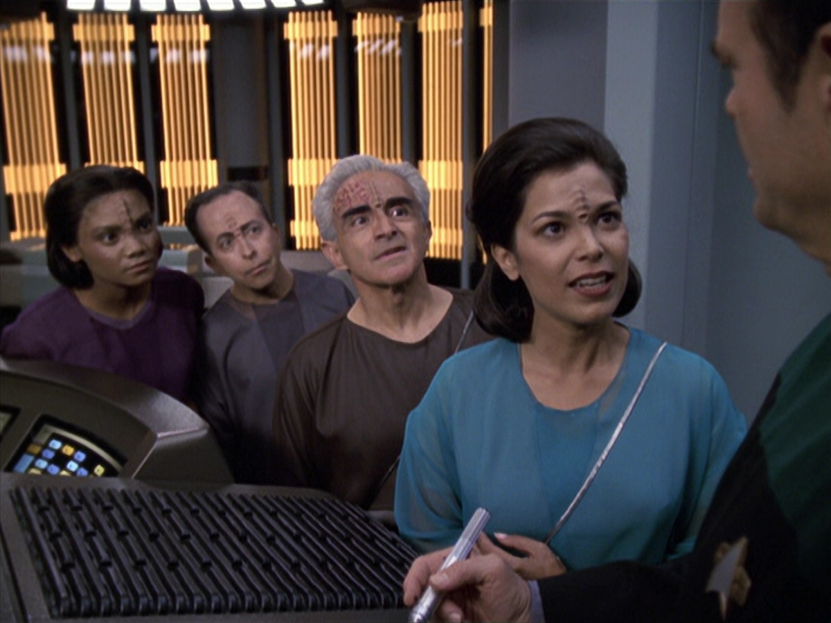 extant_StarTrek_VOY_6x13-Virtuoso_00265.jpg