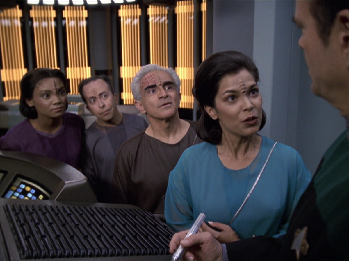extant_StarTrek_VOY_6x13-Virtuoso_00271.jpg