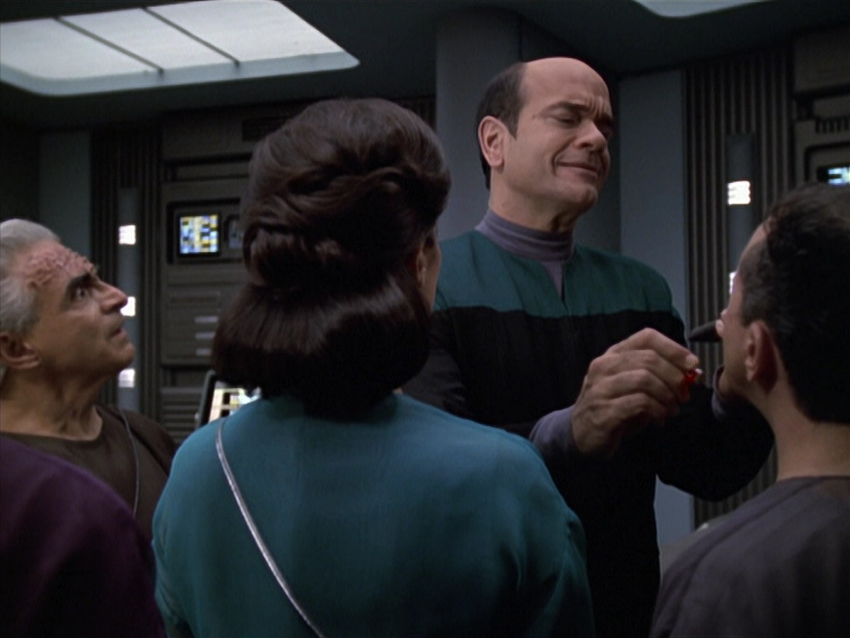 extant_StarTrek_VOY_6x13-Virtuoso_00560.jpg