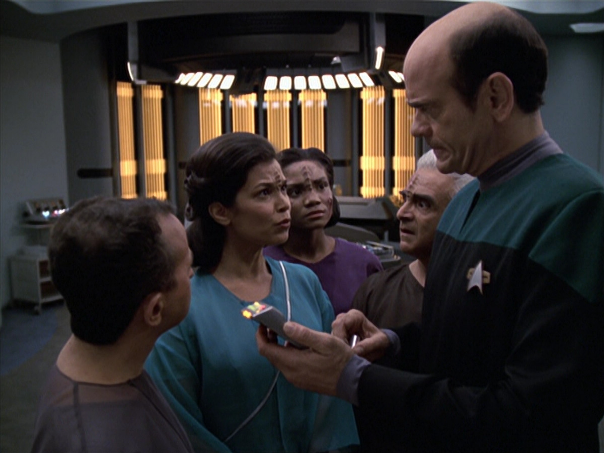 extant_StarTrek_VOY_6x13-Virtuoso_00567.jpg