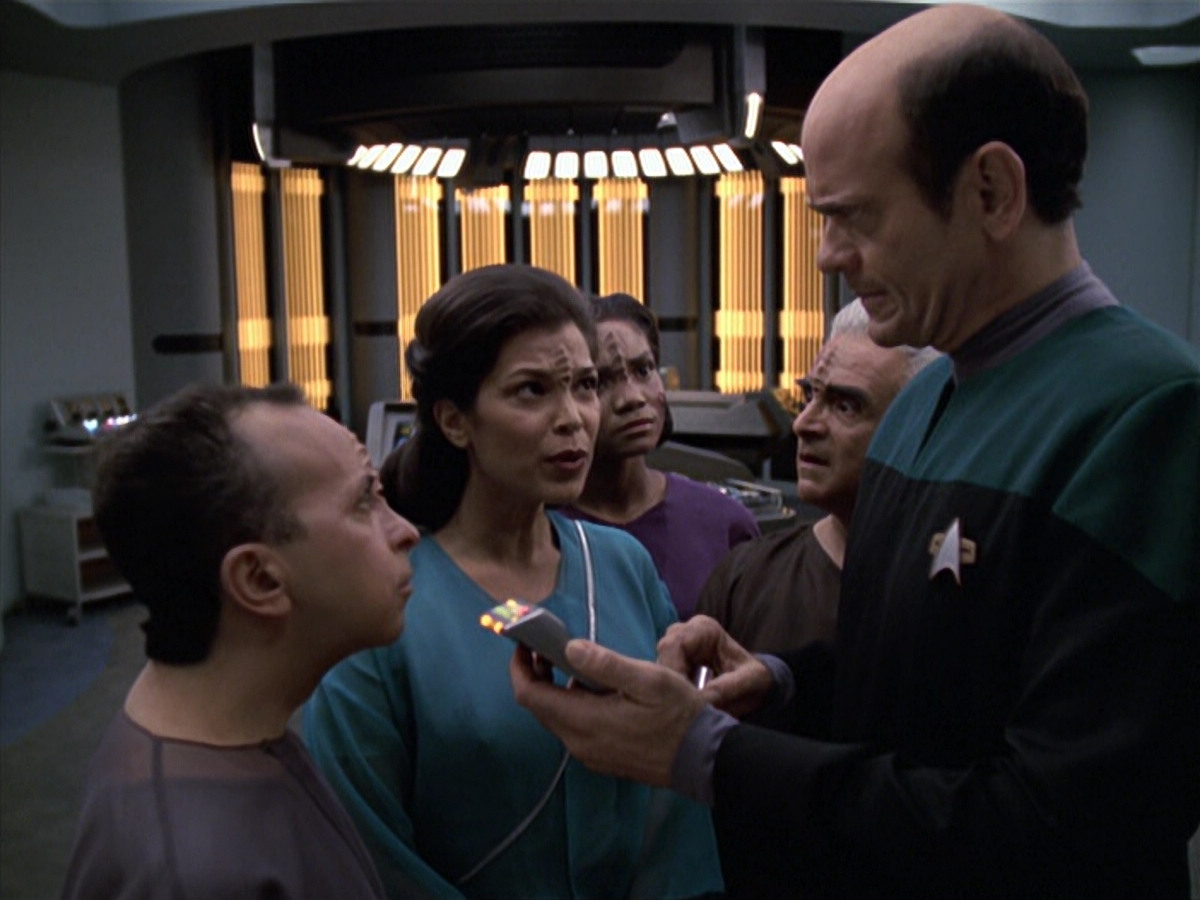extant_StarTrek_VOY_6x13-Virtuoso_00568.jpg