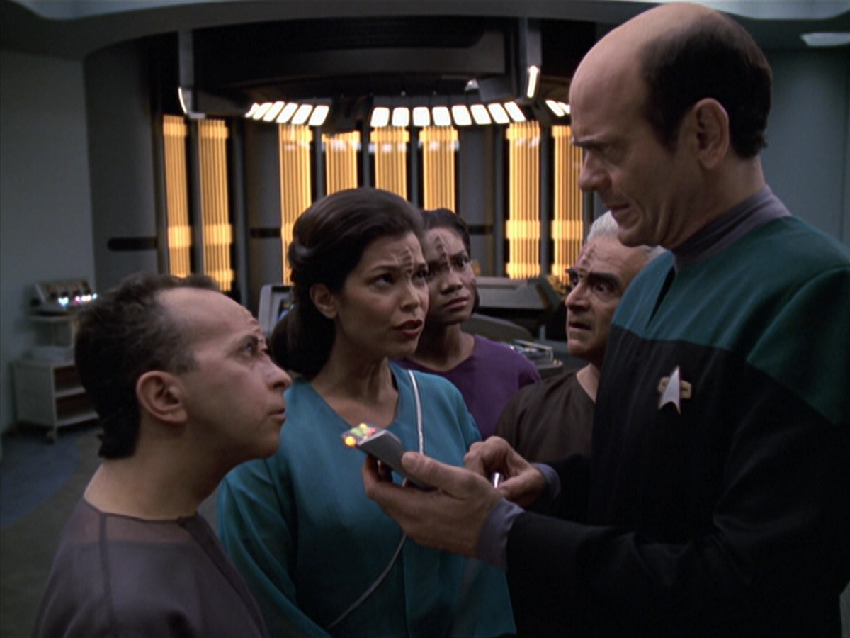 extant_StarTrek_VOY_6x13-Virtuoso_00569.jpg