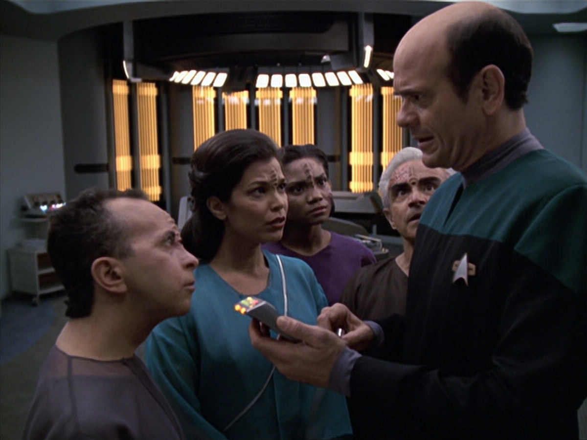 extant_StarTrek_VOY_6x13-Virtuoso_00570.jpg