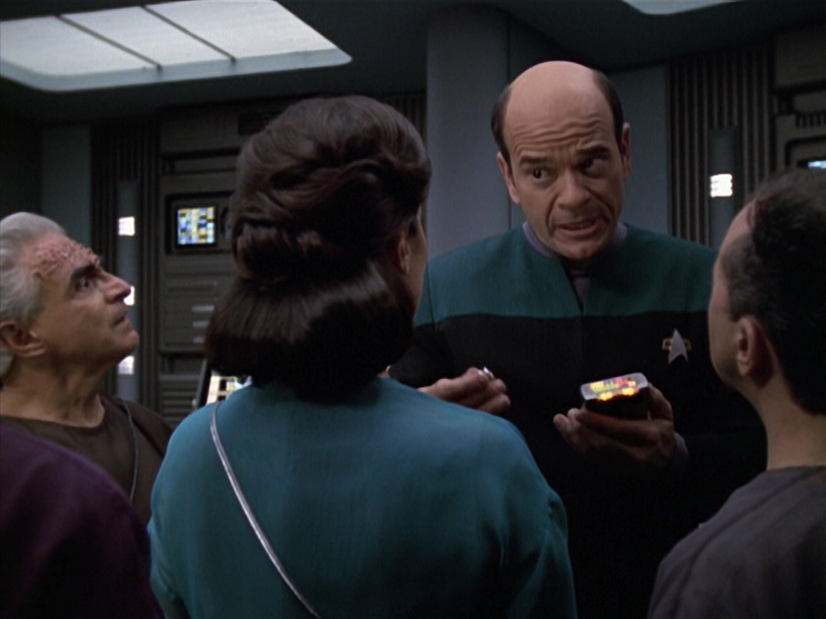 extant_StarTrek_VOY_6x13-Virtuoso_00582.jpg