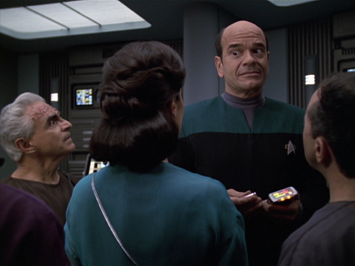 extant_StarTrek_VOY_6x13-Virtuoso_00585.jpg