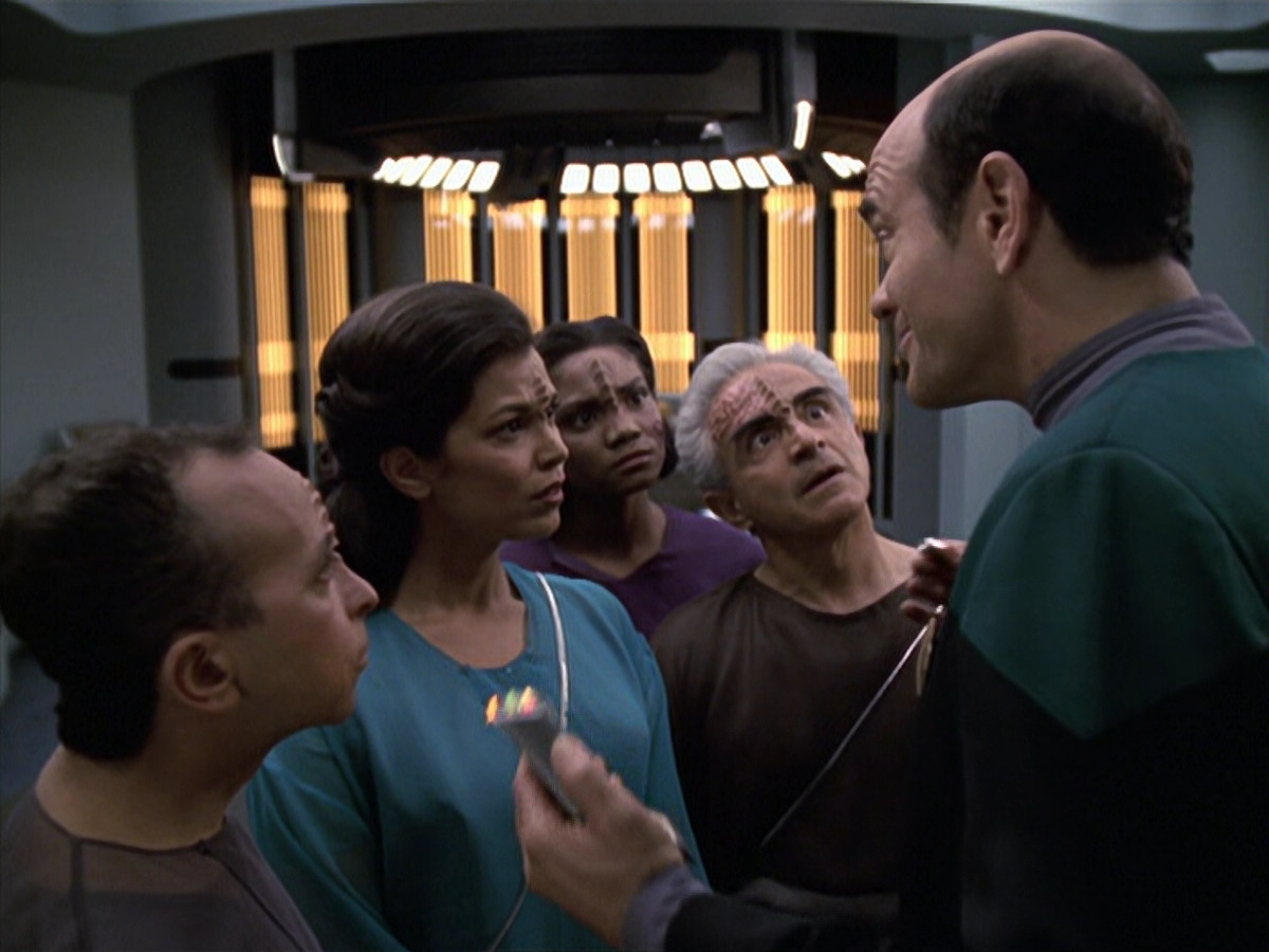 extant_StarTrek_VOY_6x13-Virtuoso_00590.jpg