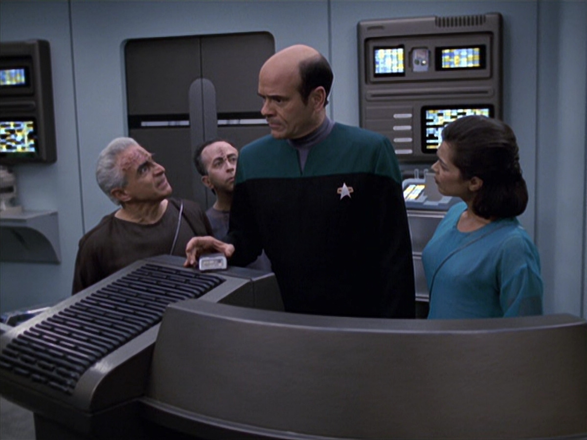 extant_StarTrek_VOY_6x13-Virtuoso_00603.jpg