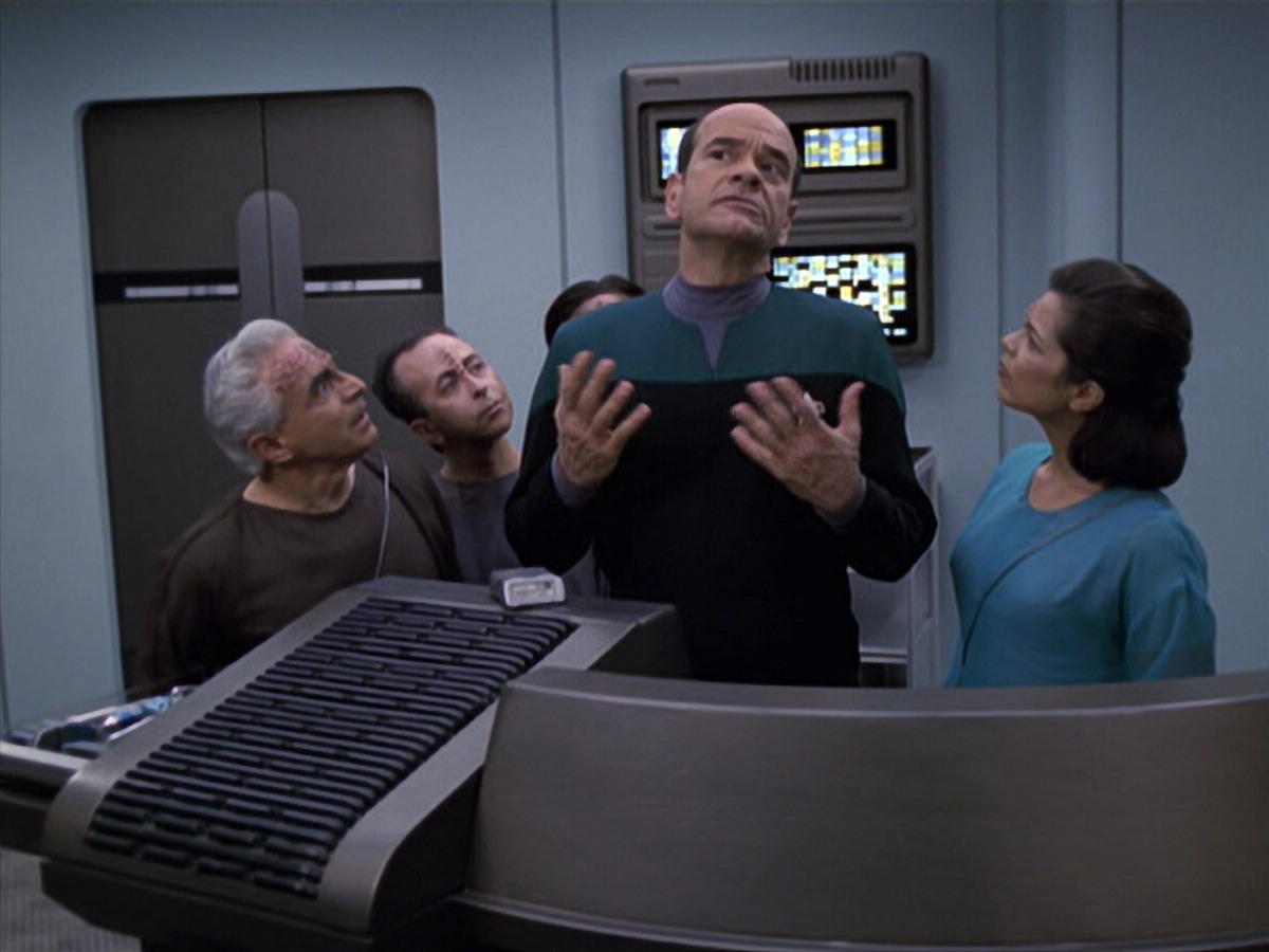 extant_StarTrek_VOY_6x13-Virtuoso_00606.jpg