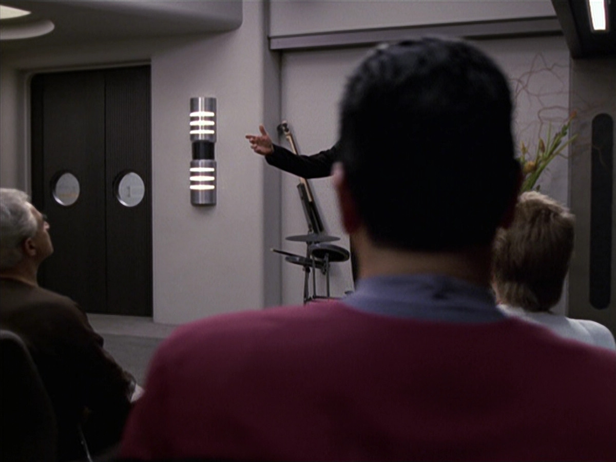 extant_StarTrek_VOY_6x13-Virtuoso_00790.jpg