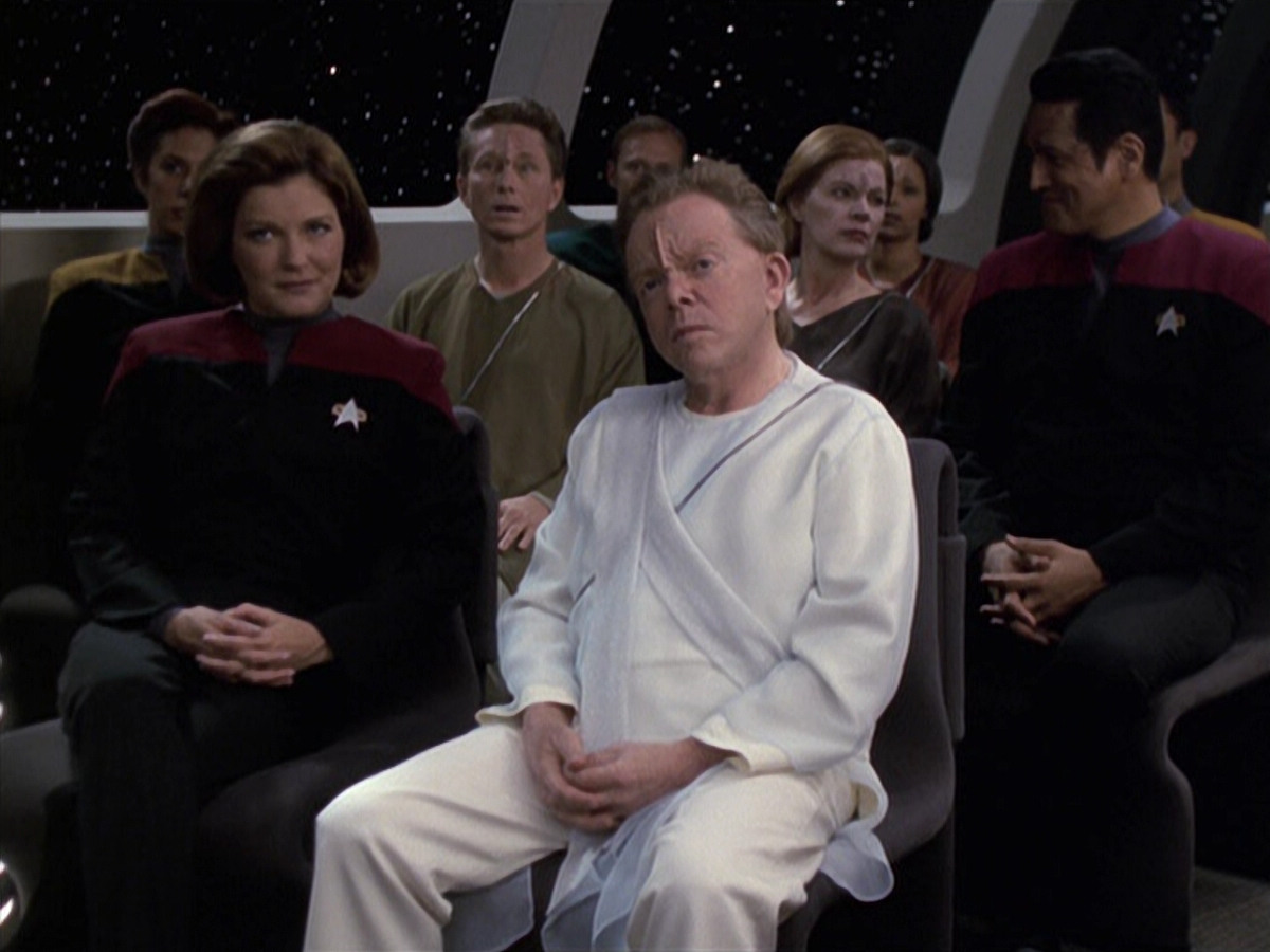 extant_StarTrek_VOY_6x13-Virtuoso_00800.jpg