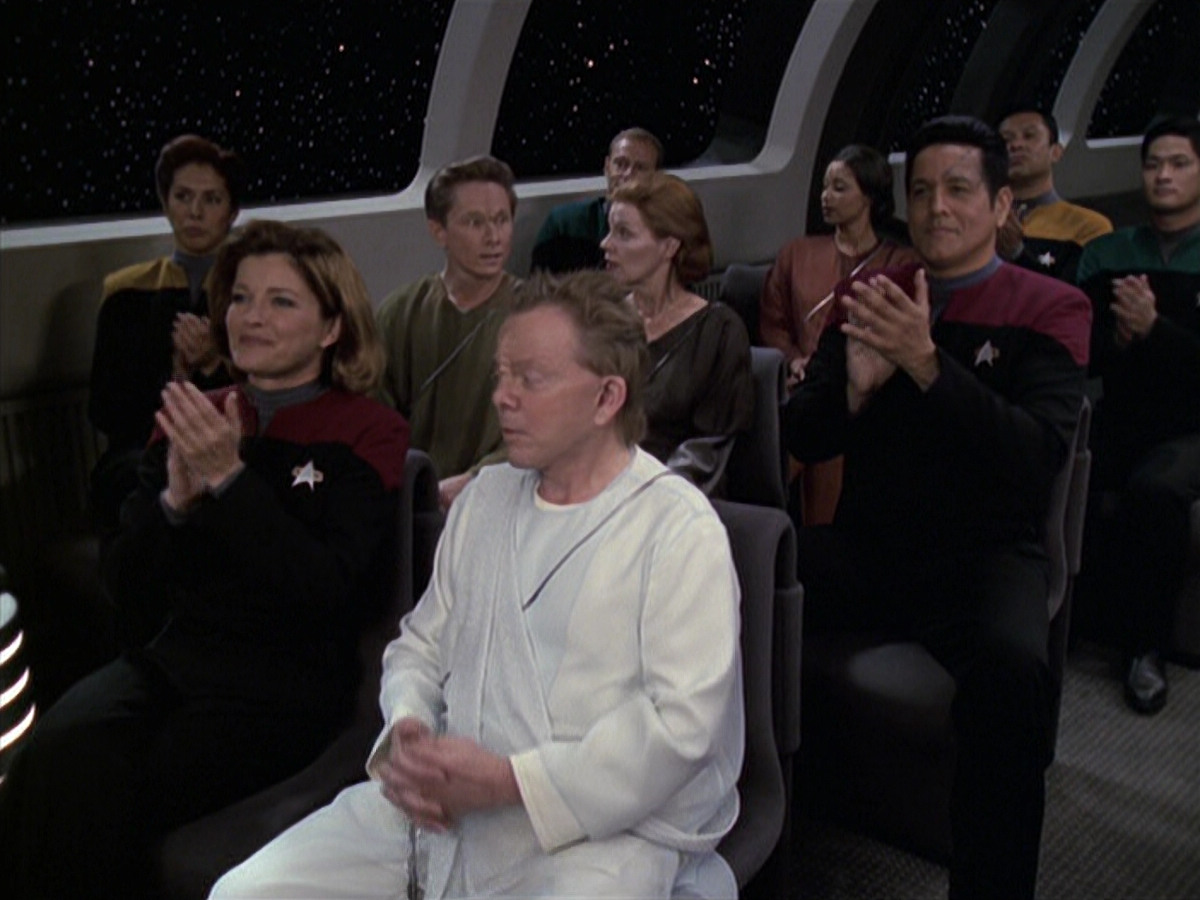extant_StarTrek_VOY_6x13-Virtuoso_00813.jpg