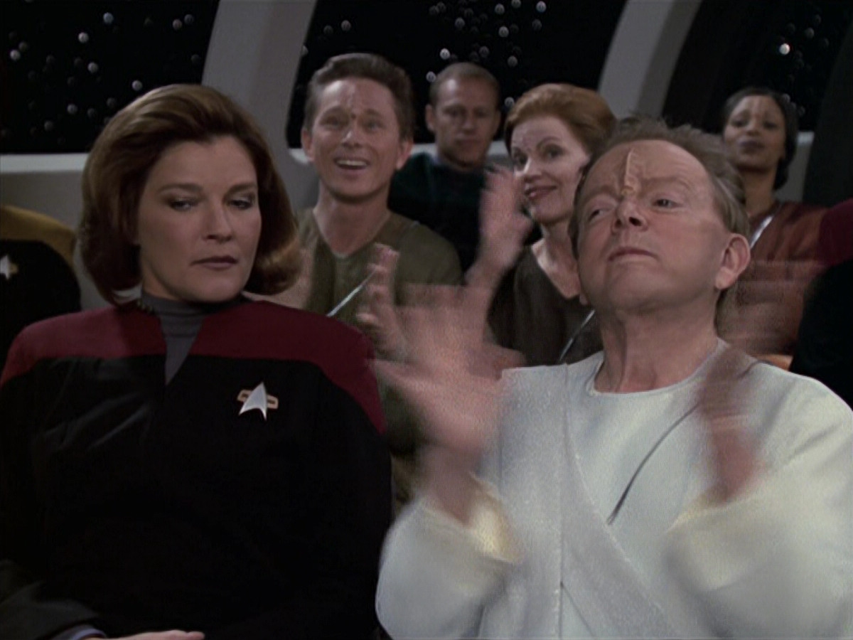 extant_StarTrek_VOY_6x13-Virtuoso_00827.jpg