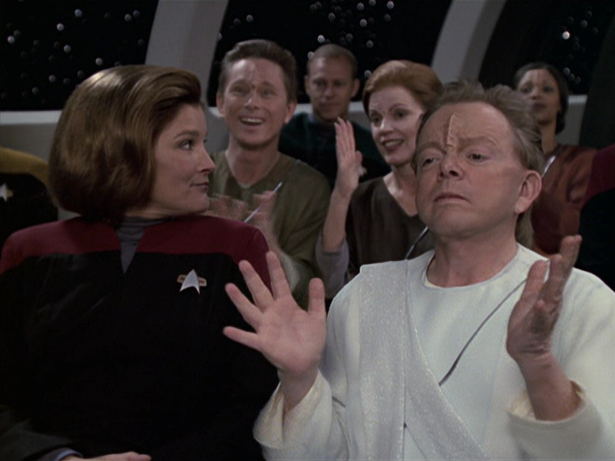 extant_StarTrek_VOY_6x13-Virtuoso_00829.jpg