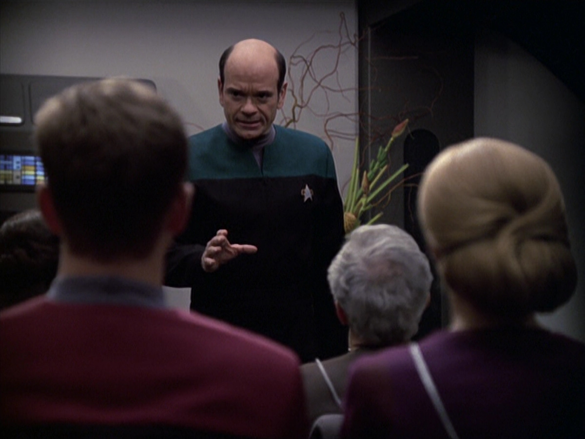 extant_StarTrek_VOY_6x13-Virtuoso_00860.jpg