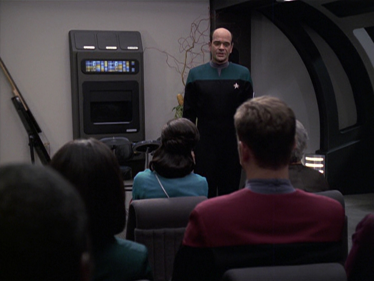 extant_StarTrek_VOY_6x13-Virtuoso_00887.jpg