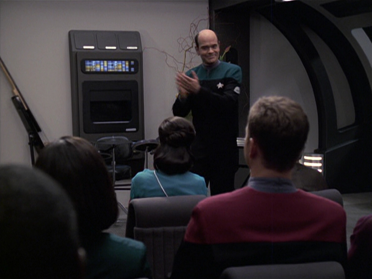 extant_StarTrek_VOY_6x13-Virtuoso_00892.jpg