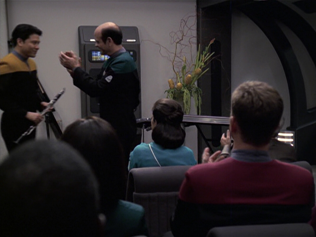 extant_StarTrek_VOY_6x13-Virtuoso_00894.jpg