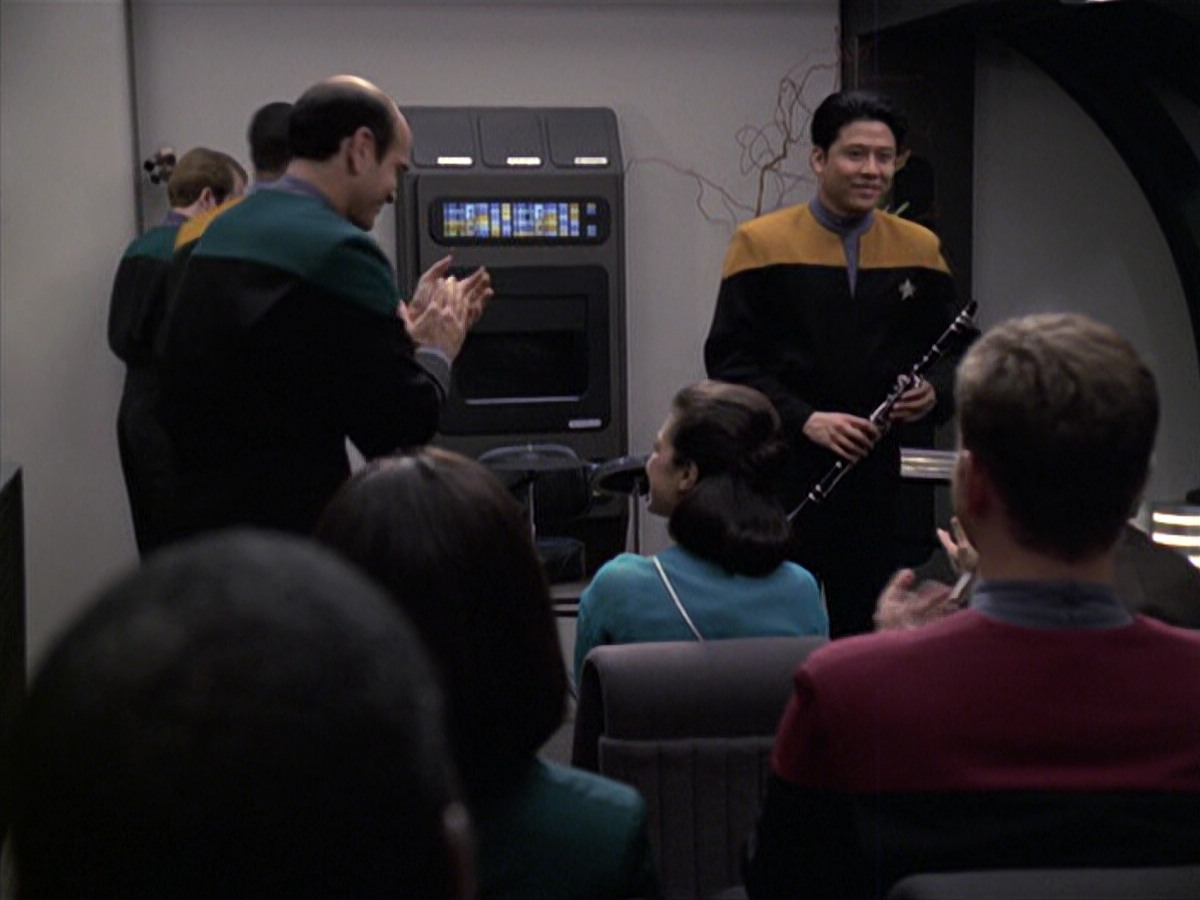extant_StarTrek_VOY_6x13-Virtuoso_00897.jpg