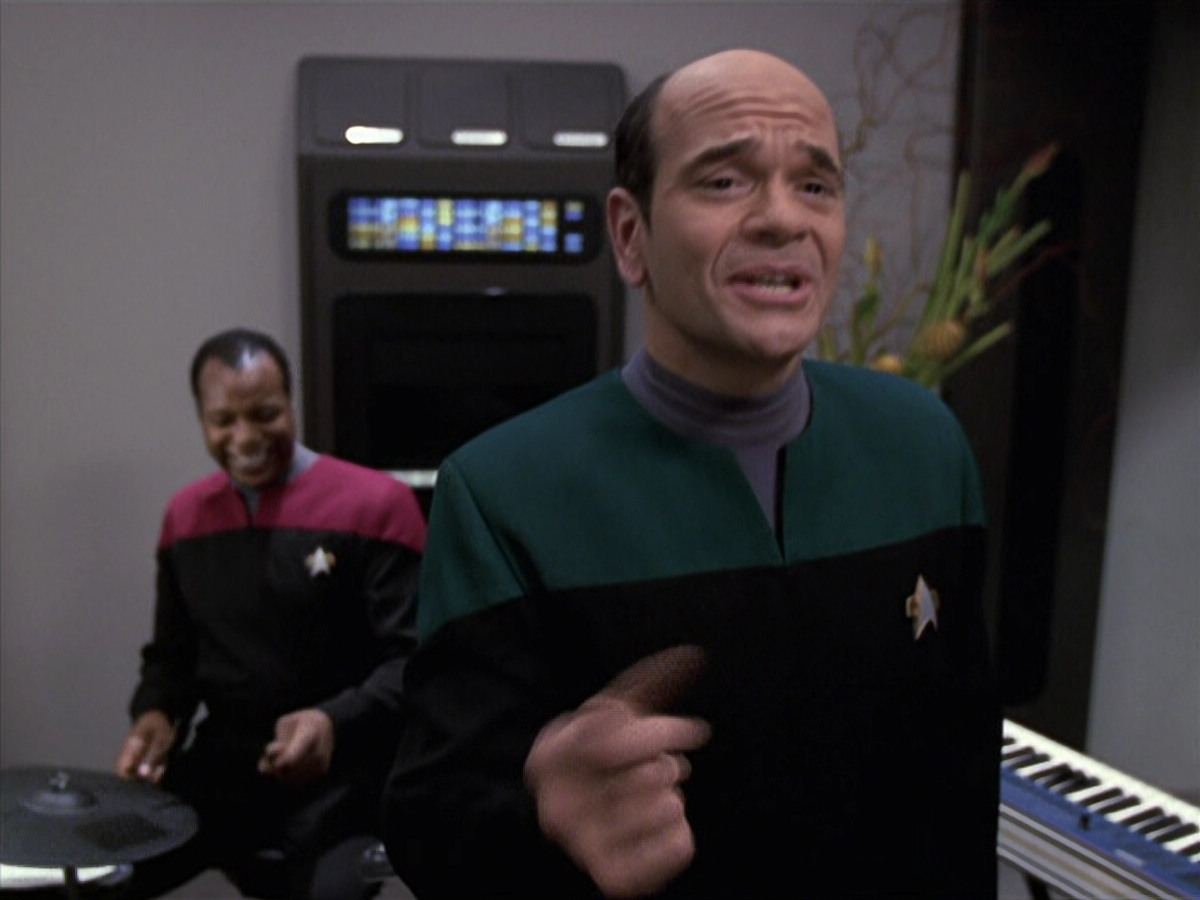 extant_StarTrek_VOY_6x13-Virtuoso_00961.jpg