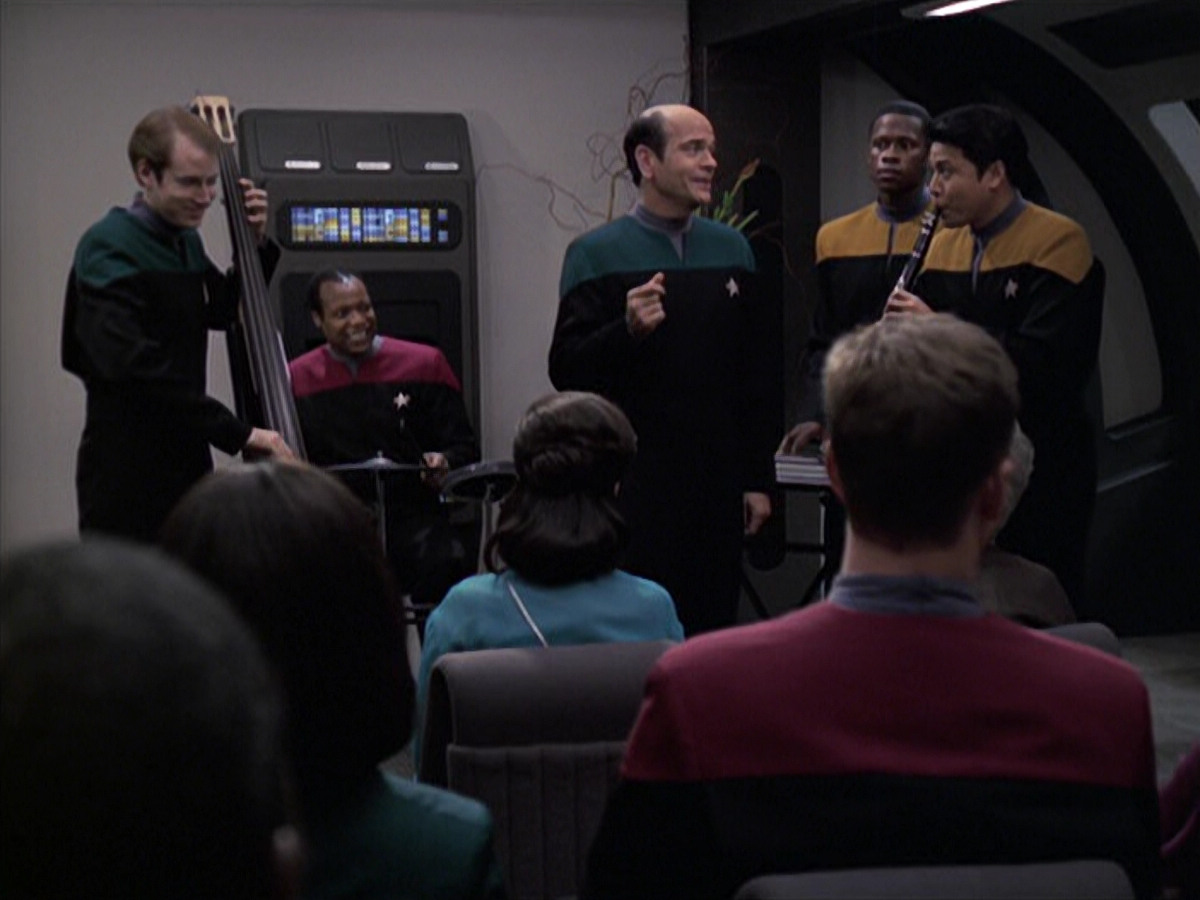 extant_StarTrek_VOY_6x13-Virtuoso_00964.jpg