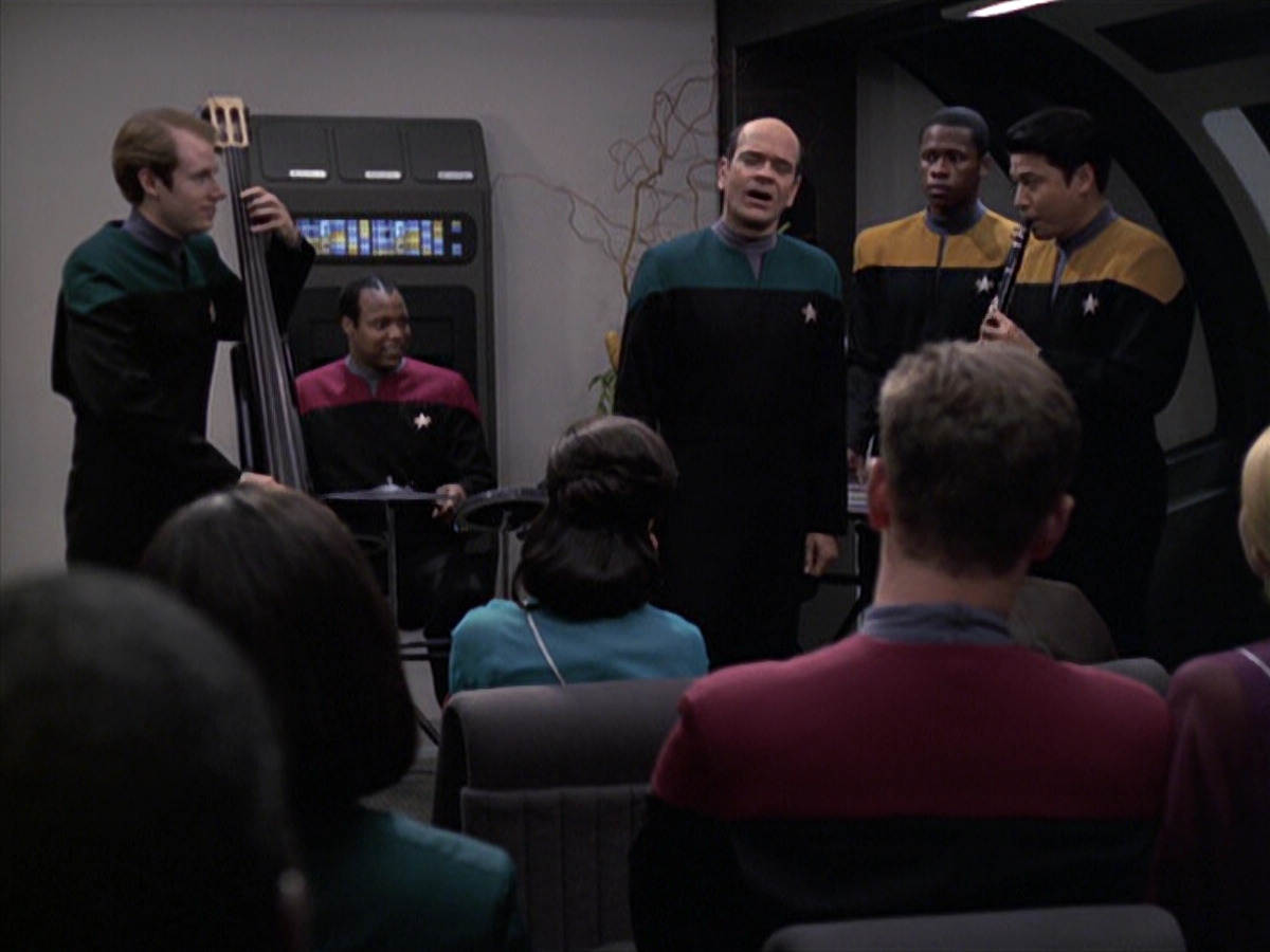 extant_StarTrek_VOY_6x13-Virtuoso_01004.jpg