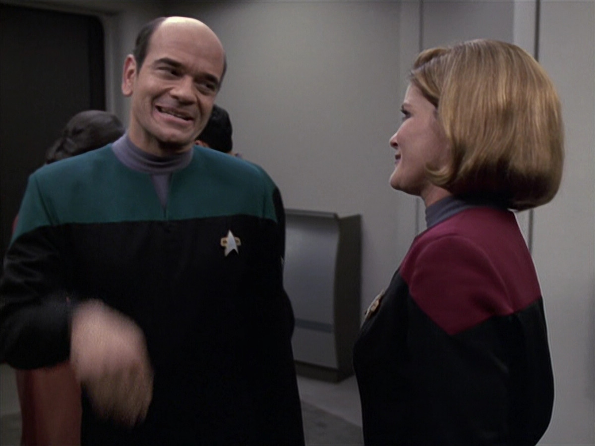 extant_StarTrek_VOY_6x13-Virtuoso_01065.jpg