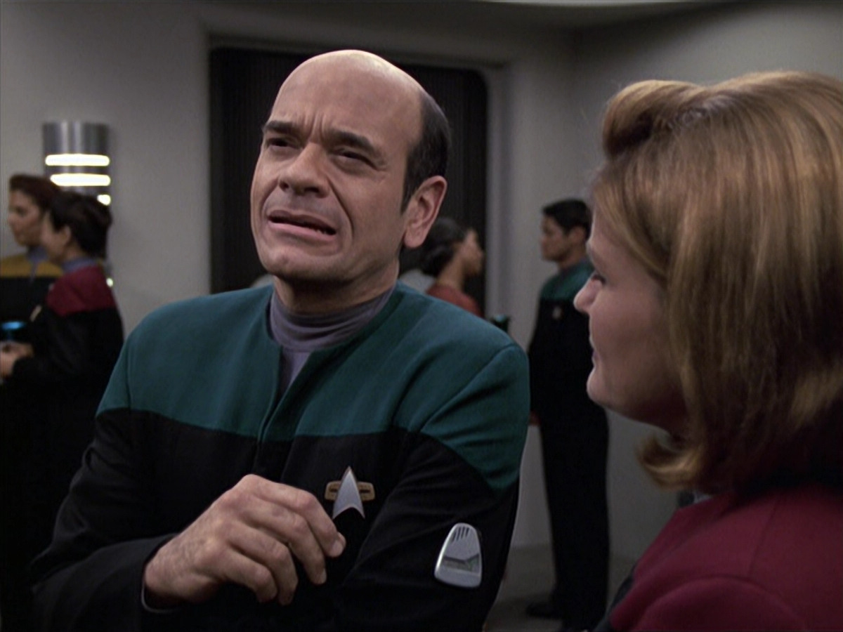 extant_StarTrek_VOY_6x13-Virtuoso_01071.jpg