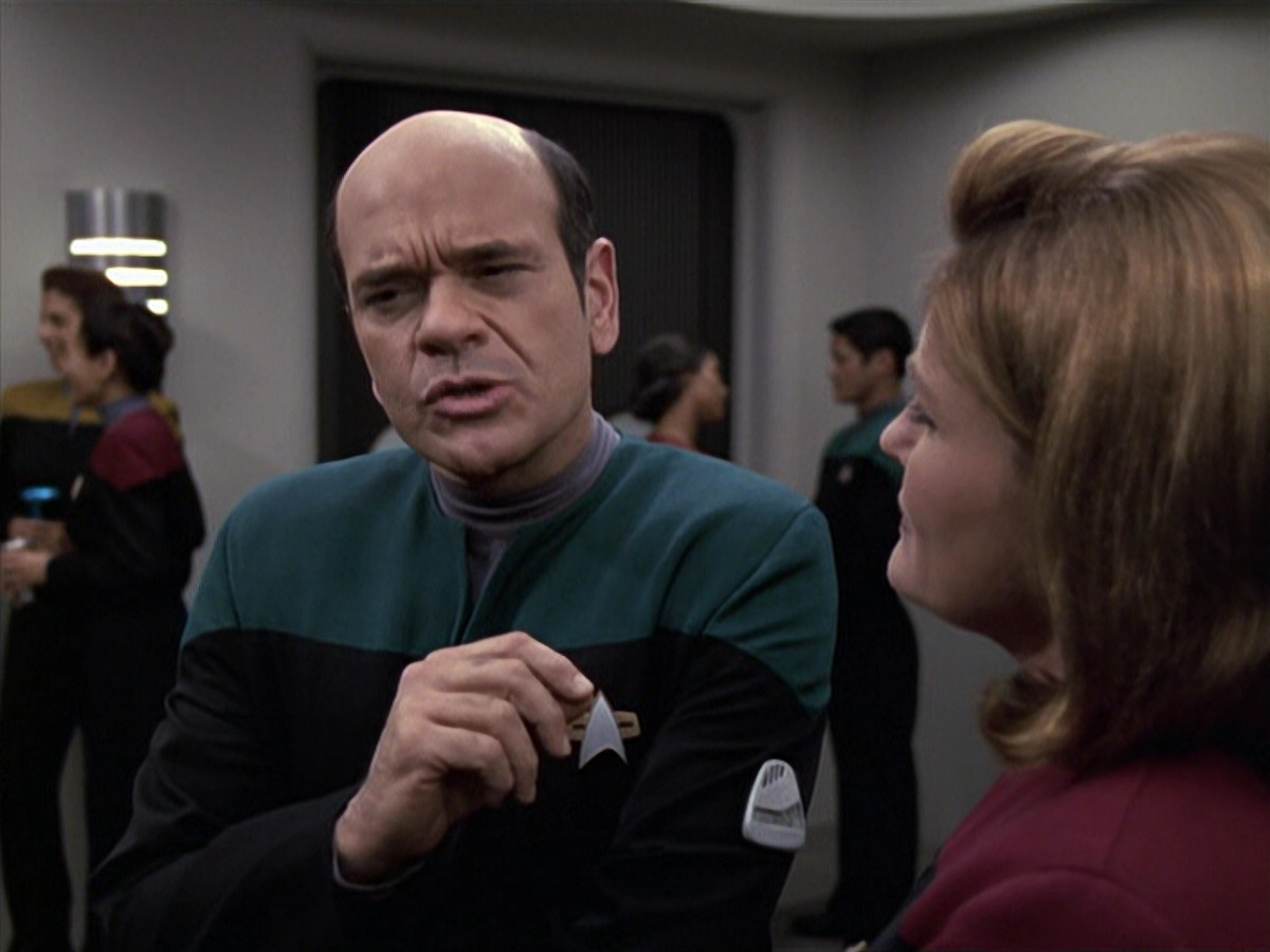 extant_StarTrek_VOY_6x13-Virtuoso_01072.jpg