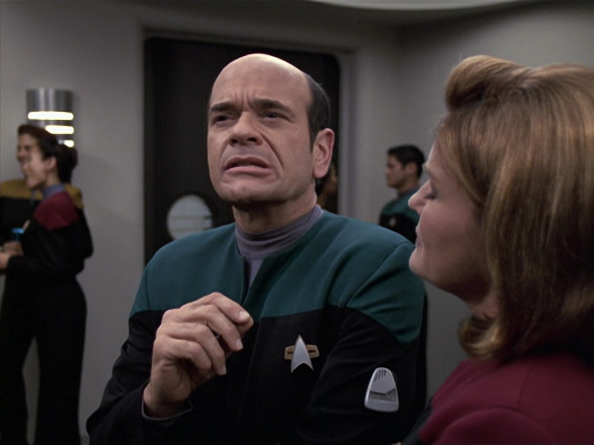 extant_StarTrek_VOY_6x13-Virtuoso_01073.jpg