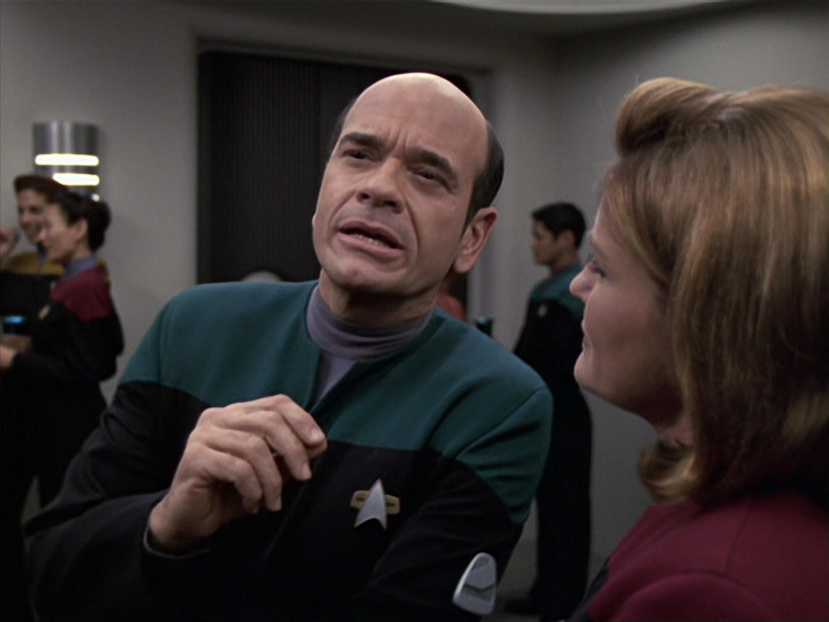 extant_StarTrek_VOY_6x13-Virtuoso_01074.jpg