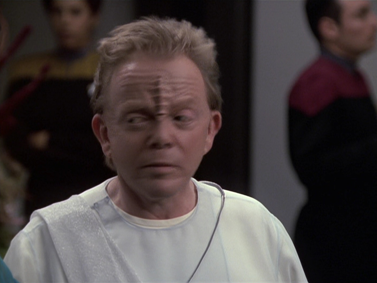 extant_StarTrek_VOY_6x13-Virtuoso_01102.jpg