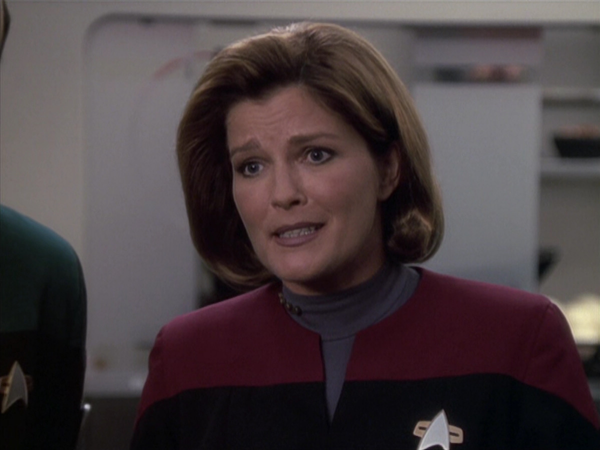 extant_StarTrek_VOY_6x13-Virtuoso_01115.jpg