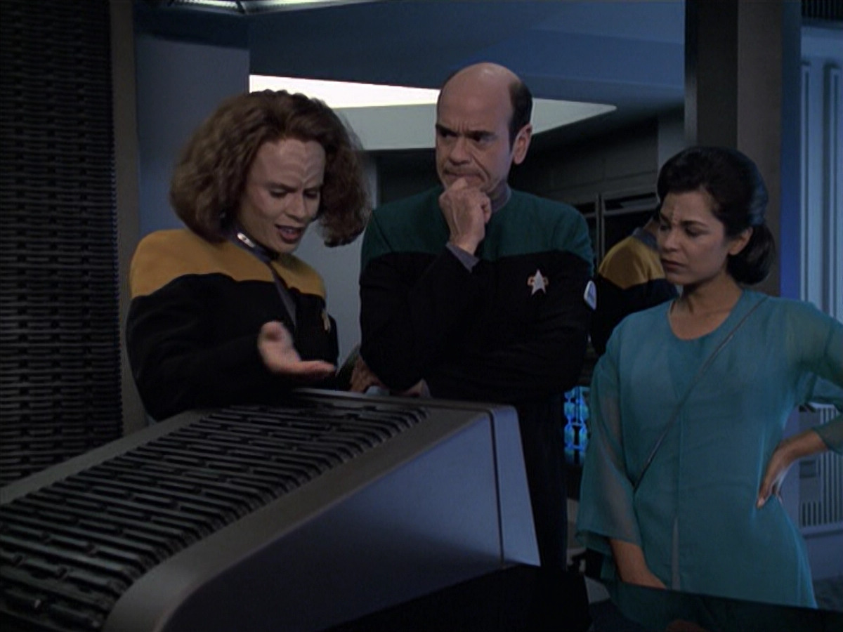 extant_StarTrek_VOY_6x13-Virtuoso_01172.jpg