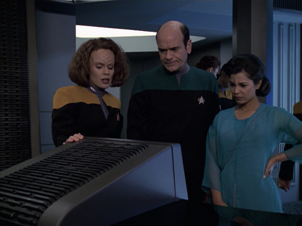 extant_StarTrek_VOY_6x13-Virtuoso_01187.jpg