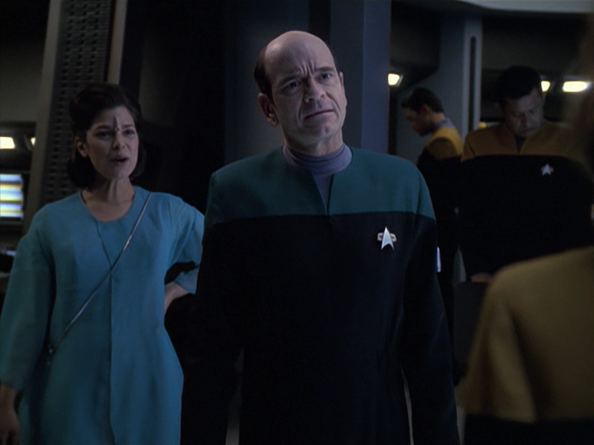 extant_StarTrek_VOY_6x13-Virtuoso_01222.jpg