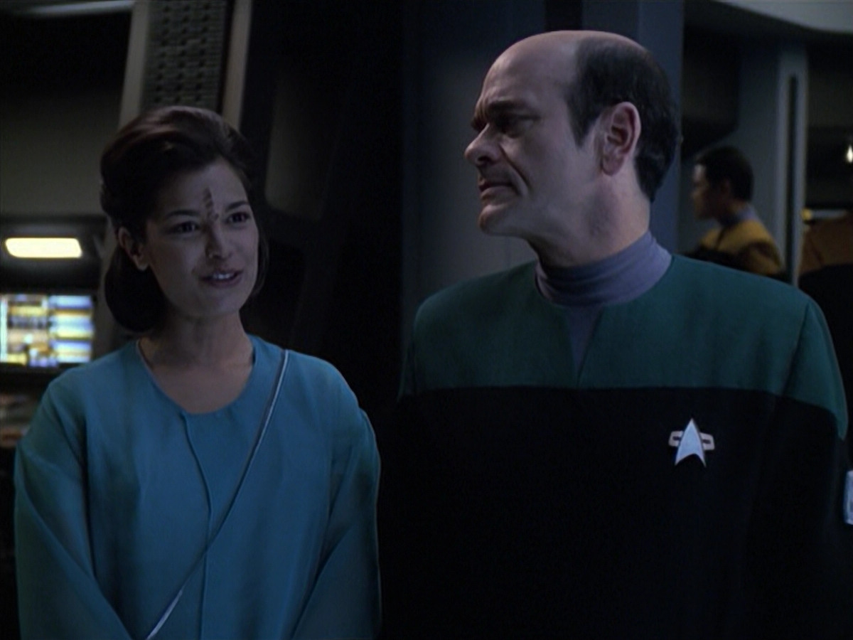 extant_StarTrek_VOY_6x13-Virtuoso_01226.jpg