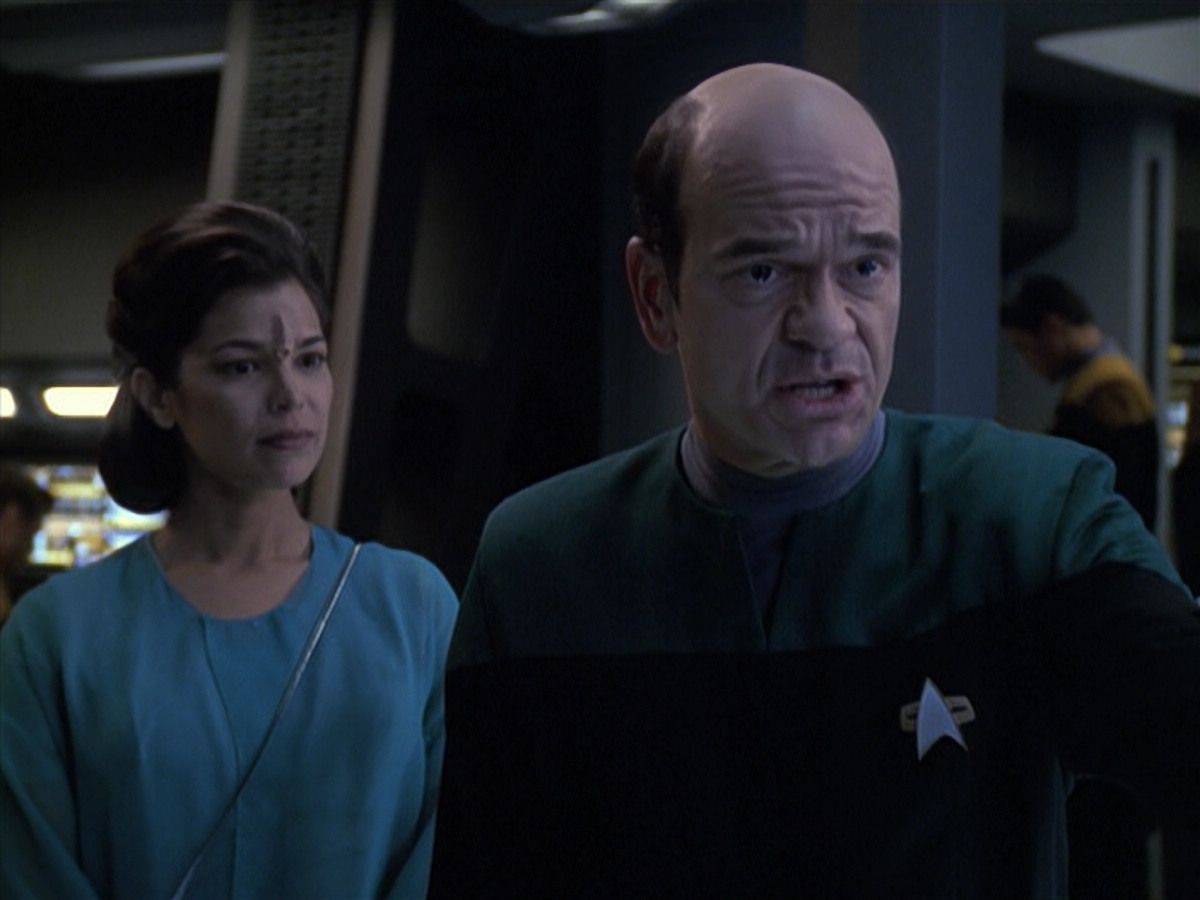 extant_StarTrek_VOY_6x13-Virtuoso_01241.jpg