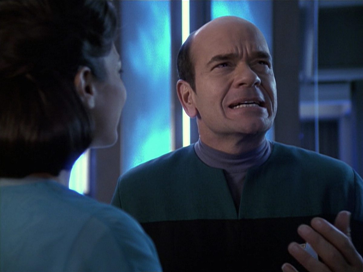 extant_StarTrek_VOY_6x13-Virtuoso_01260.jpg